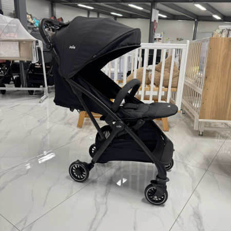 Легкая коляска 2в1 Joie Tourist. Черная
