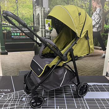 Коляска с перекидной ручкой Luxmom 3102 Хаки