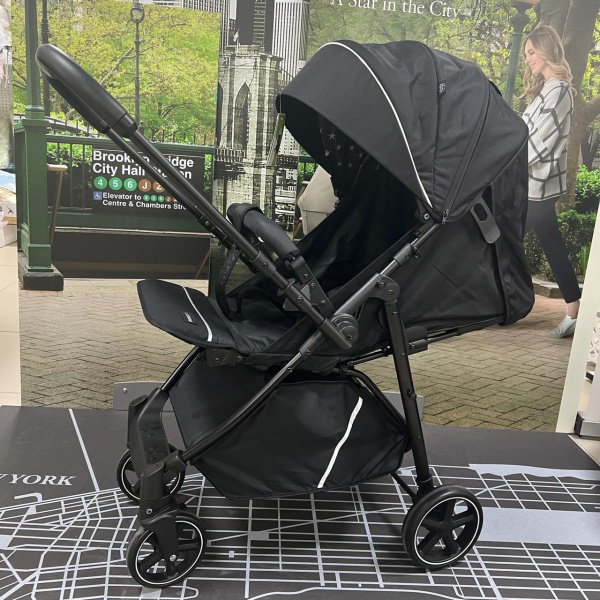 Коляска с перекидной ручкой Luxmom 3102 Черный