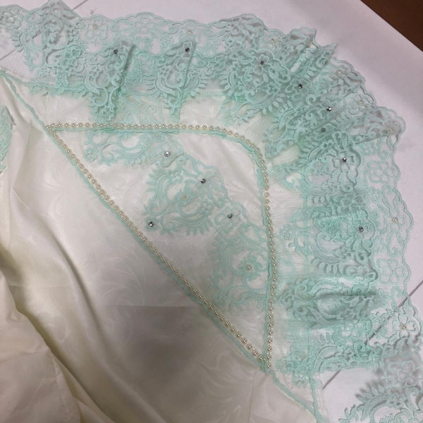 Уголок на выписку. Кружево. 85*85, мятный