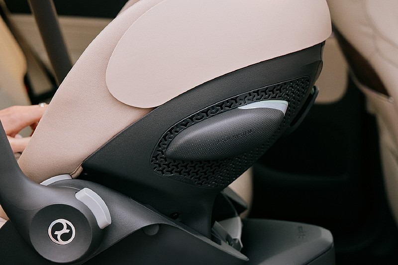 Автолюлька Cybex Cloud G3 i-Size (0-13 кг), Almond Beige (Бежевый)